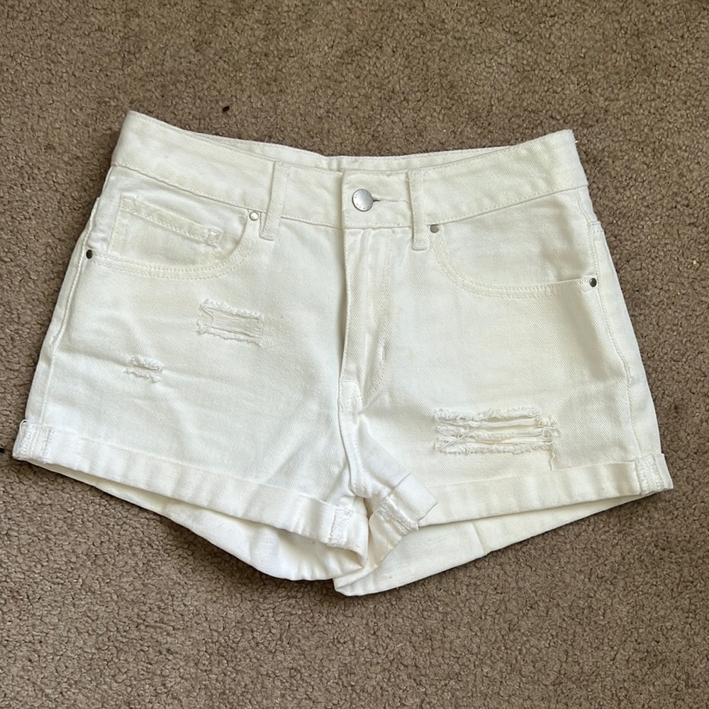 WHITE DENIM SHORTS